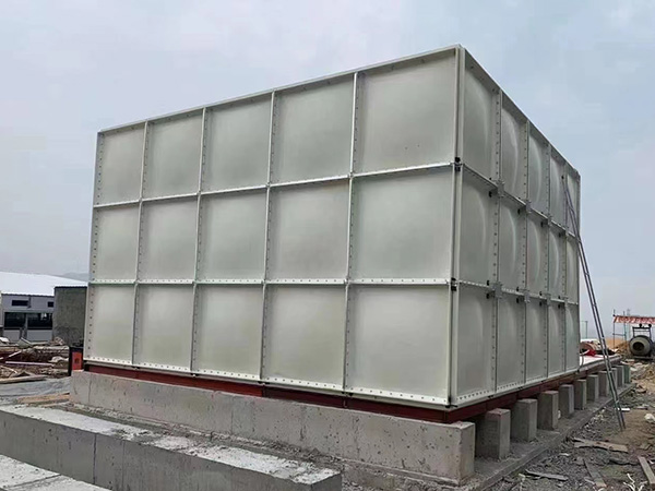 Fiberglass water tank